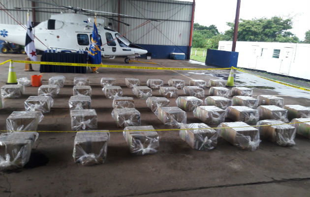 Detienen a tres colombianos por droga en costas de Veraguas