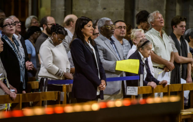 Recuerdan a las víctimas de los ataques. FOTO/AP