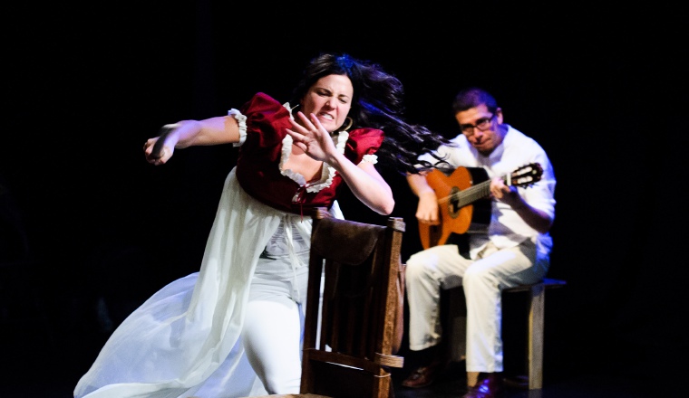 Tamsi Clarke y el fondo musical de Camilo Menjura (de Colombia). Tamsi Clarke y el fondo musical de Camilo Menjura (de Colombia). /Foto Cortesía