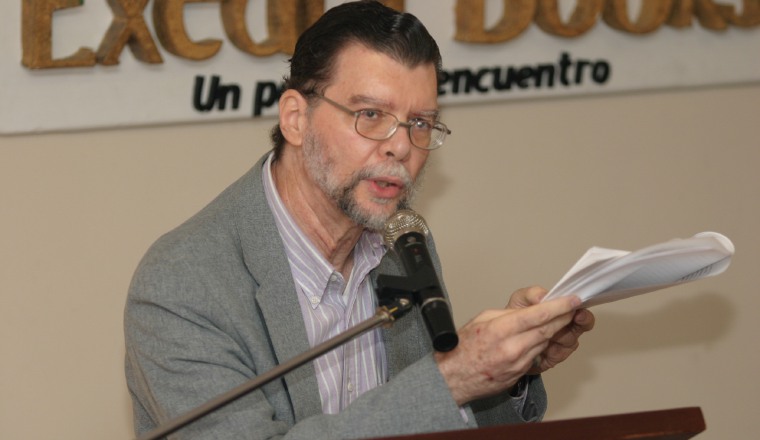 También es director de la revista cultural 'Maga' de la UTP. También es director de la revista cultural 'Maga' de la UTP.