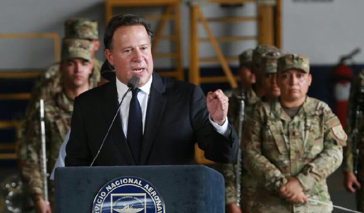 El presidente Varela en la ceremonia de ascensos del Senan. Cortesía 