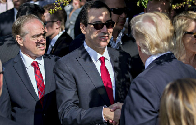 El secretario Tesoro de EE.UU., Steven Mnuchin, se ha casado tres veces. FOTO/EFE