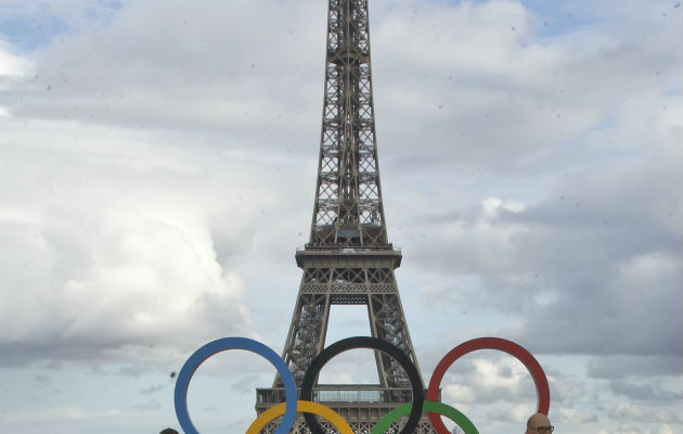 Como la amenaza terrorista sigue siendo importante y esas barreras rompían la perspectiva de un monumento de las características de la torre Eiffel. FOTO/AP 