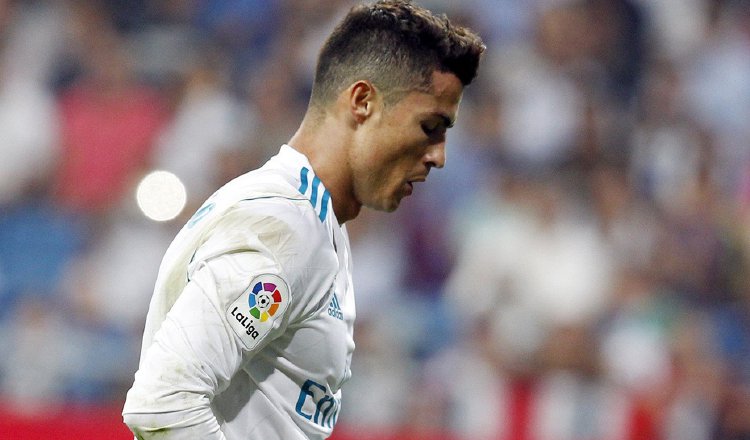 El regreso de Cristiano Ronaldo no pudo evitar la primera  derrota del Real Madrid. /Foto EFE