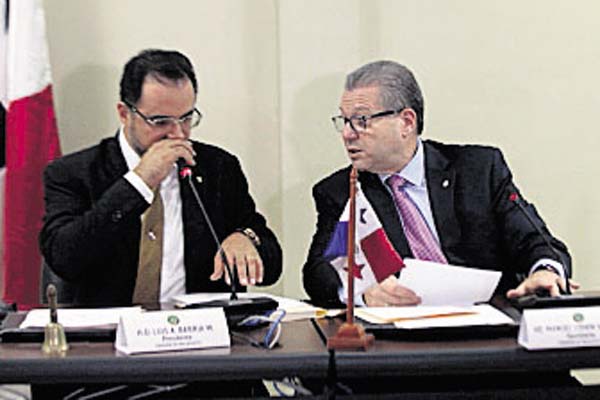 Gobierno no está en sintonía con el pueblo cuando divide los dineros