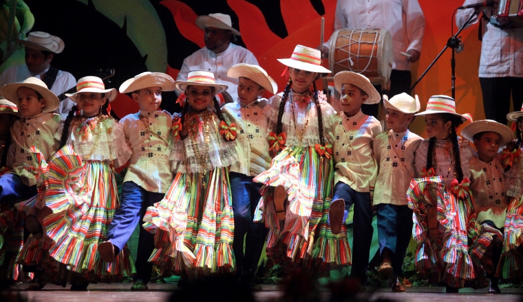 Los chiquitines demostraron sus habilidades para el baile típico. 