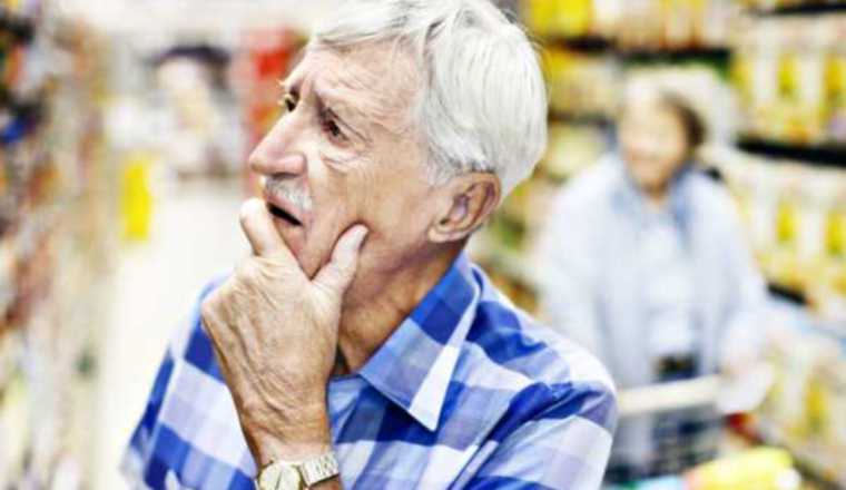 Los síntomas se inician a los 65. Los síntomas se inician a los 65.