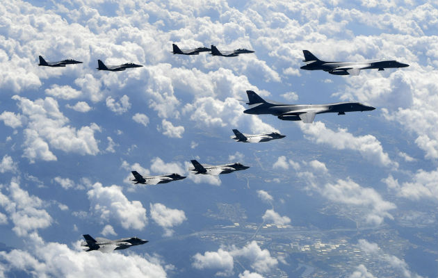 El fin de semana Estados Unidos desplegó unos bombardero y cazas cerca de Corea del Norte.