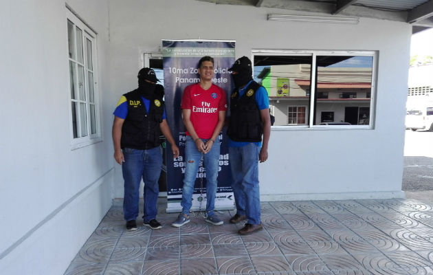 Se encontraba detenido por los delitos de pandillerismo.
