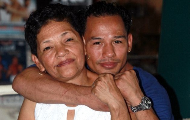 Su madre Bersabeth es uno de sus pilares. Su madre Bersabeth es uno de sus pilares.