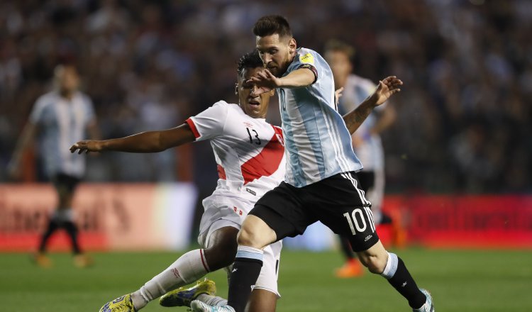 Messi tuvo un partido irregular ante el elenco peruano. /Foto EFE