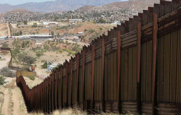 Trump sueña con la construcción del muro en la frontera con México.