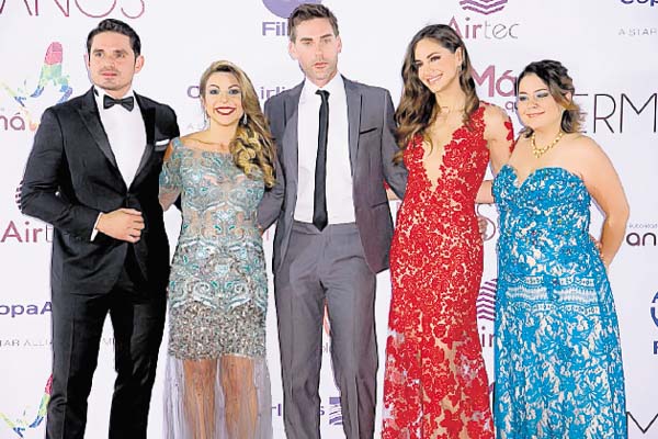 La producción de la cinta estuvo a cargo de Regina Barletta.