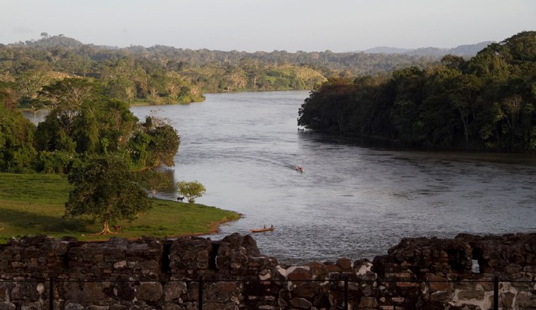 Cerca del río San Juan puede encontrar al menos nueve  hoteles. Entre los que podemos mencionar el   Gran Lago Hotel, Hostal Sueño Feliz, Hotel Cabinas Leyko, Hotel Grand River Lodge, Hotel Victoria, entre otros. 