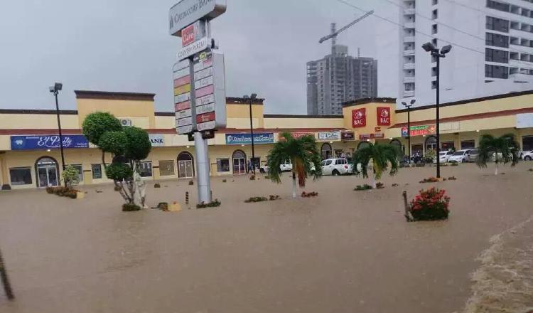 Inundaciones de los últimos años hacen que los vecinos estén alertas ante las nuevas construcciones. /Foto Archivo