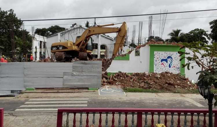 Párraco salió al paso de cuestionamientos por la demolición.