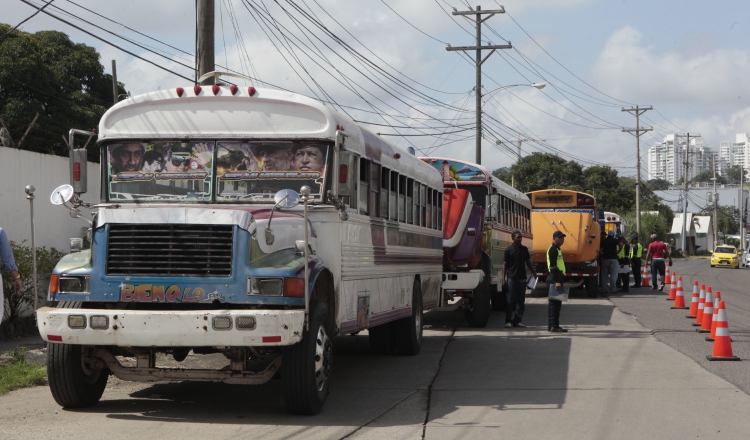 La Autoridad del Tránsito acudirá a los patios a verificar cuántos buses son los que realmente cuentan con los papeles en regla para circular. /Foto: Víctor Arosemena