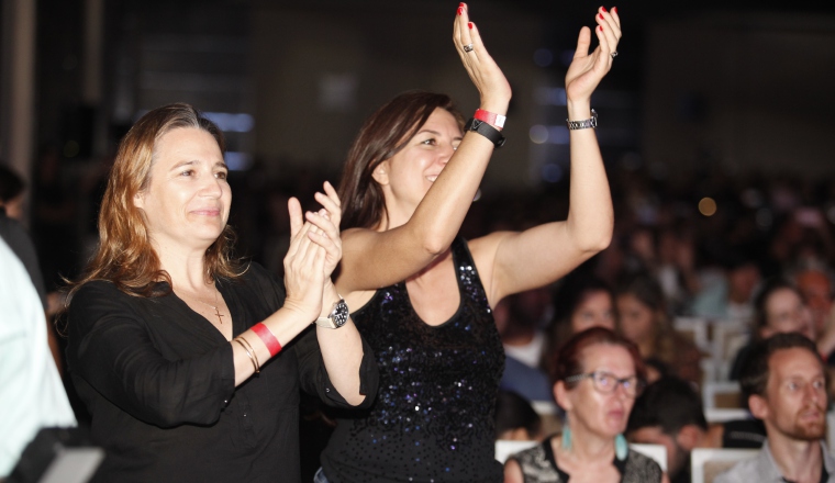 El público, muy emocionado ante la presentación de la banda. /Foto Josué Arosemena 
