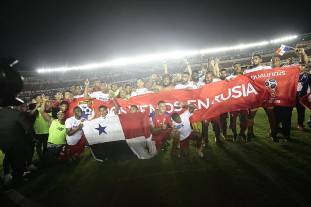 Celebración de los jugadores panameños tras logar el boleto al mundial. Foto Anayansi Gamez