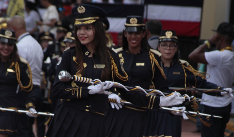 Estudiantes del colegio La Salle rindiendo homenaje a la patria. Víctor Arosemena 