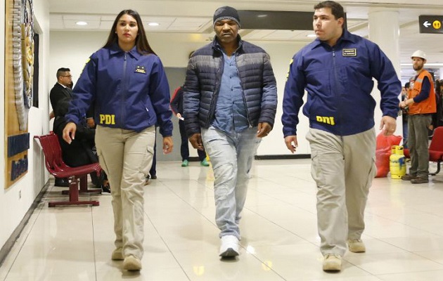 El pasado persigue a Mike Tyson.