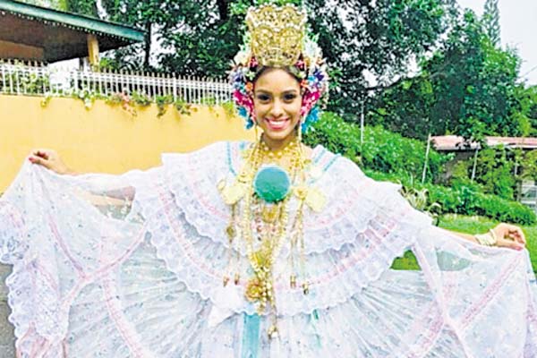 Una reina amante de las tradiciones y el folclor