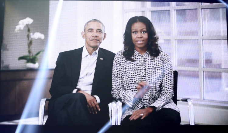 Barack Obama y su esposa. /Foto AP
