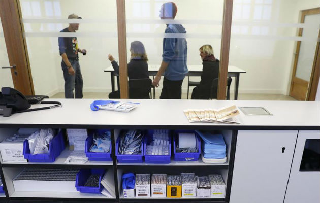 Vista de material clínico en uno de los hospitales del sur de París, Francia.