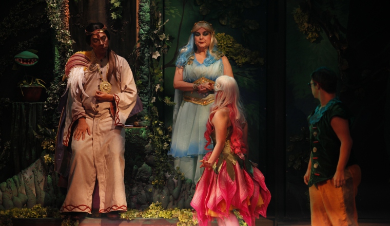 Luis Arteaga, Nilena Zisópulos y María José Paiz.