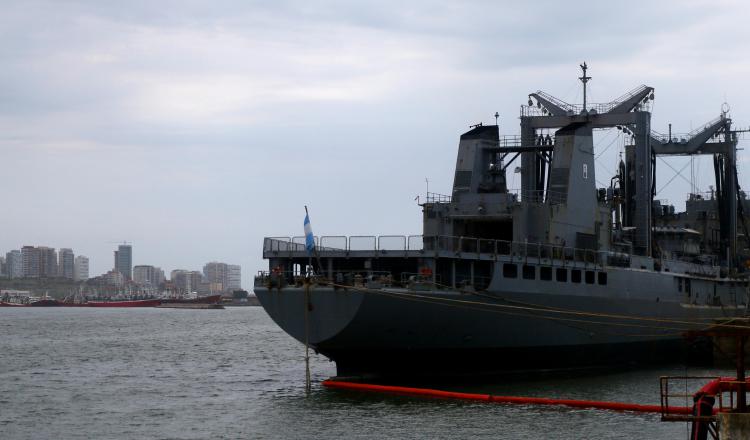 La búsqueda se realiza por  aire y por mar. /Foto EFE