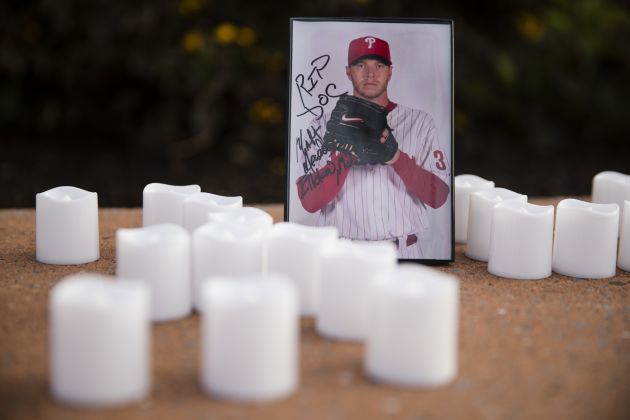 La foto de Roy Halladay a las afueras del Citizens Bank Par en Filadelfia. Foto AP La foto de Roy Halladay a las afueras del Citizens Bank Par en Filadelfia. Foto AP