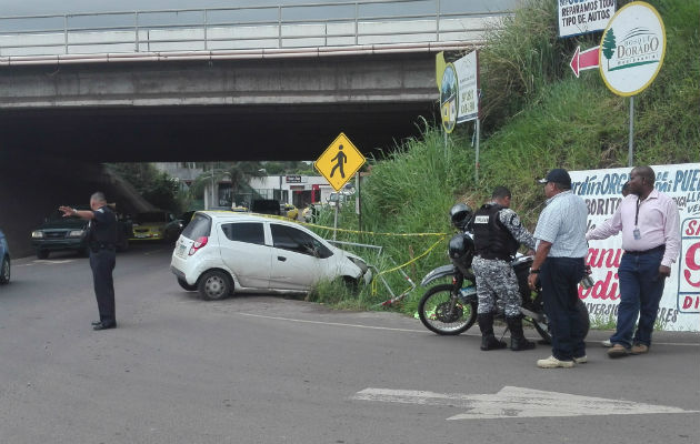 Los delincuentes se estrellan contra un objeto fijo. FOTO/Eric Montenegro