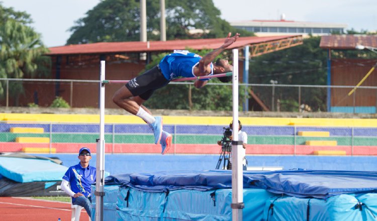 Alexander Bowen, con 2.10 metros, ganó el oro. /Foto Cortesía/COP