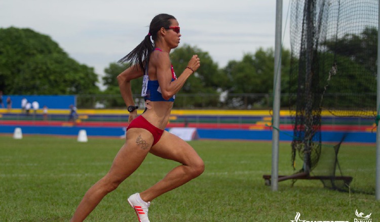 Andrea Ferris se llevó el oro en los 800 metros. /Foto Cortesía/Pandeportes