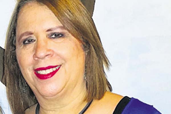 Fundación Dora Mckay trabaja con las uñas y la solidaridad de amigos
