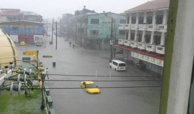 Las fuertes lluvias coincidieron con mareas altas. Diomedes Sánchez