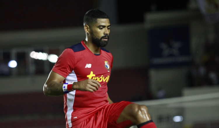 'Gavilán' Gómez renovó por un año con el Atlético Bucaramanga de la primera división colombiana.