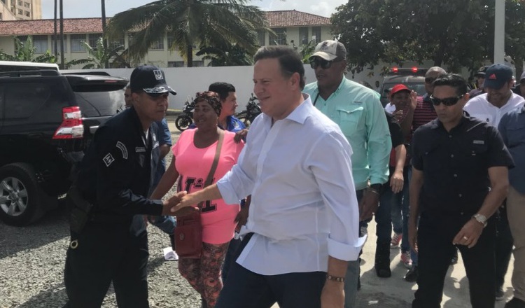 Varela participó ayer en Colón del acto de inauguración de la primera fase del paseo marino. /Foto Internet