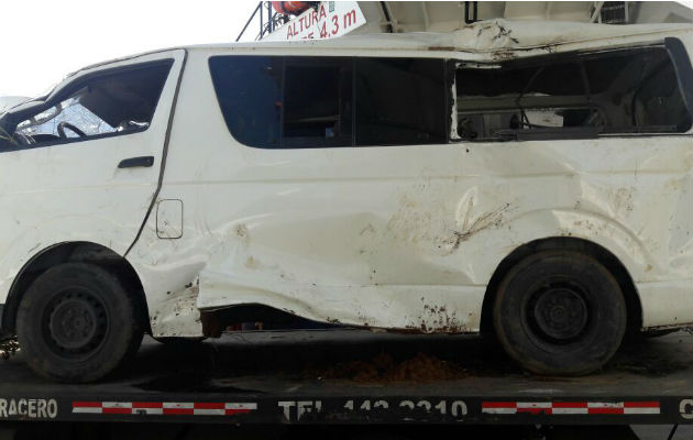 Mueren hermanitos y una mujer en trágico accidente en Colón 