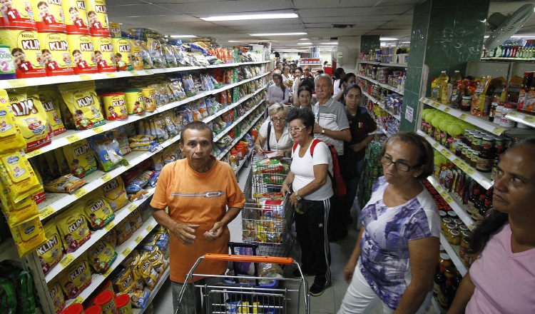 Otro de los factores que preocupan al sector empresarial es la proliferación de las ventas informales durante esta época. /Foto EFE