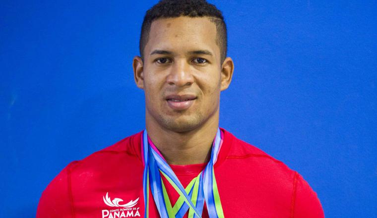 El pesista panameño Juan Batista con sus medallas. El pesista panameño Juan Batista con sus medallas. /Foto EFE