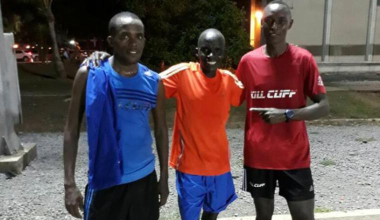 Muchos africanos han llegado a Panamá a competir. Muchos africanos han llegado a Panamá a competir.