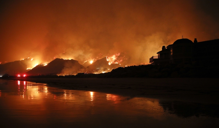 El fuego afectó varios sectores de California. /Foto AP