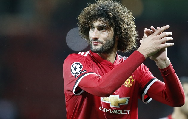 Fellaini ve con frecuencia las tarjetas rojas. 