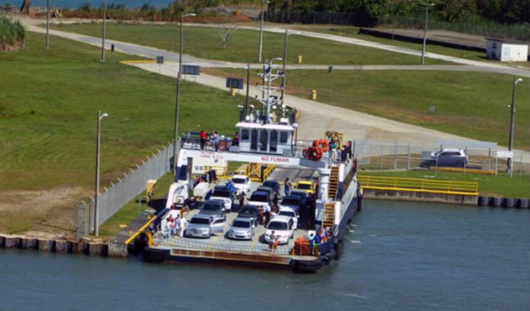 'Ferries' 5 de Noviembre y Náutica JJ-1 mantienen su horario regular. Cortesía
