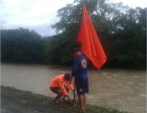 El Sinaproc ha prohibido ingresar al agua por condiciones adversas que representan peligros para los bañistas. Foto: Sinaproc