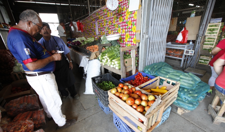 Representantes de los consumidores han dado a conocer que mientras la Cadena de Frío no funcione adecuadamente, tendrán que pagar el alto costo de los alimentos. /Foto Archivo.