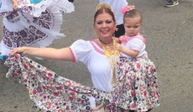 Delyanne Arjona junto a su hija