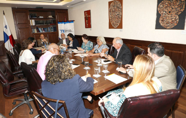  Reunión del TE con miembros del Foro Ciudadano Pro Reformas Electorales. Foto/Cortesía