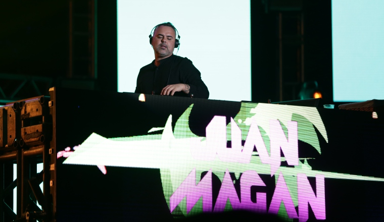 Juan Magan estuvo metido en sus mezclas musicales. /Foto Aurelio Herrera